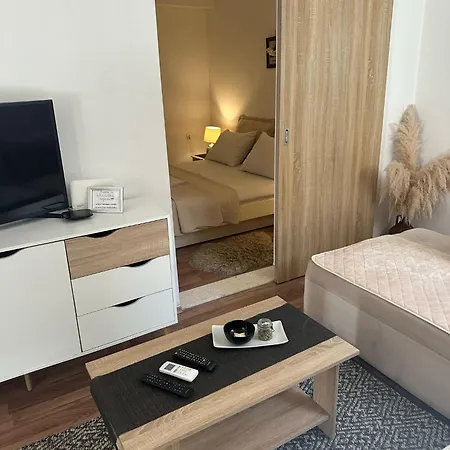 Sweet In Center Apartment Split