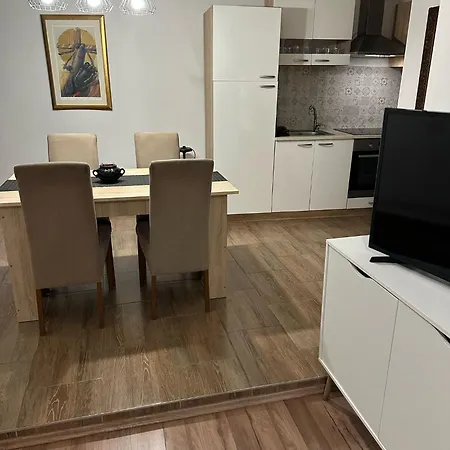 Apartman Sweet In Center Split